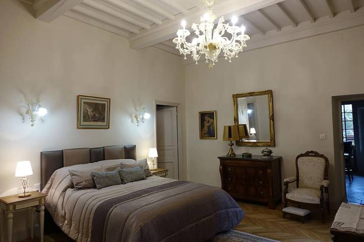 Ganze Wohnung, Luxus-Apartment im Hotel Alfonce aus dem 17. Jahrhundert private Villa in Pézenas, Mittelmeerküste (Frankreich)