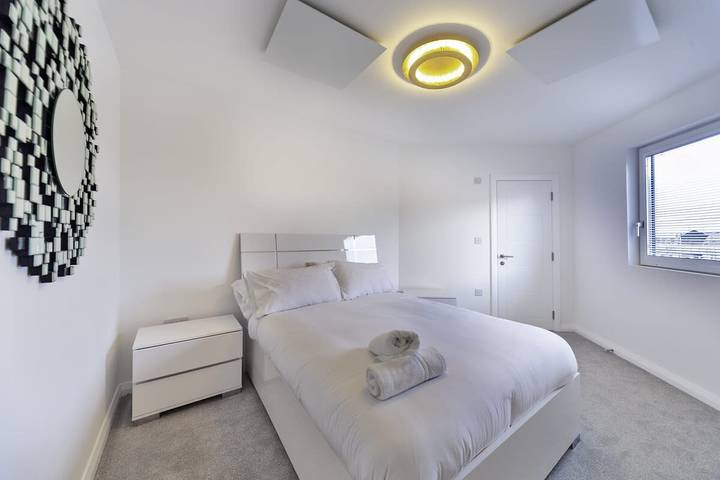 Appartement entier, 2Br Apartment | near Ashford town | Park & Balcony in Ashford, Région d'Ashford