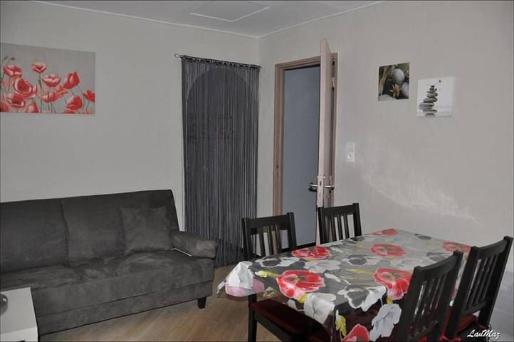 Gîte pour 2 personnes, avec jardin ainsi que vue et piscine à Puyméras - 3