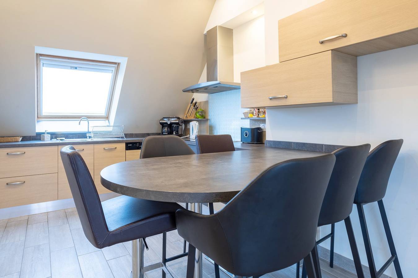 Appartement entier, Appartement 'Appartement 100m2 Vilvic Vue Mer' avec vue sur la mer, terrasse privée et Wi-Fi in Trévignon, Trégunc