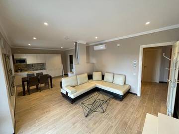 Ferienwohnung für 2 Personen, mit Terrasse und Ausblick in Riccione