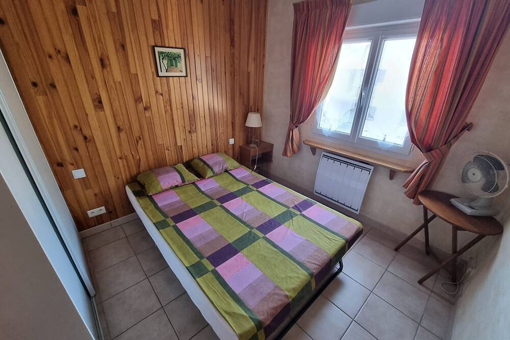 Ganze Wohnung, Ruhige T3-Wohnung mit Terrasse und ausgestatteter Küche, 300m vom Strand in Collioure in La Côte Vermeille, Collioure