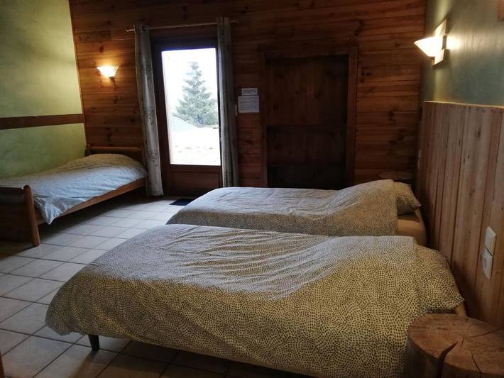 Location de vacances pour 3 personnes, avec vue ainsi que terrasse et jardin, animaux acceptés dans Lac du Bouchet - 4