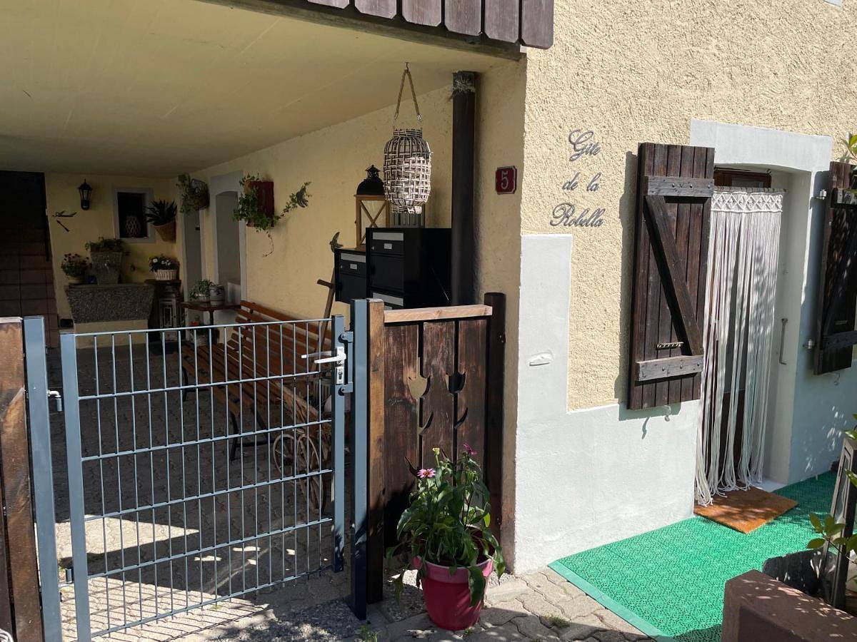 Ganze Wohnung, Gite de la Robella in Buttes (Jura), Val-de-Travers
