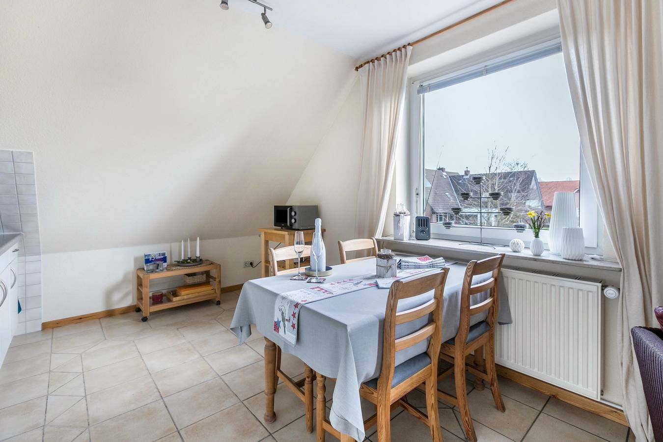 Ganze Wohnung, Allergikergerechte Ferienwohnung Bi uns to hus - Morgensünn mit Terrasse, Garten und Wlan in Nordstrand (Gemeinde), Nordstrand