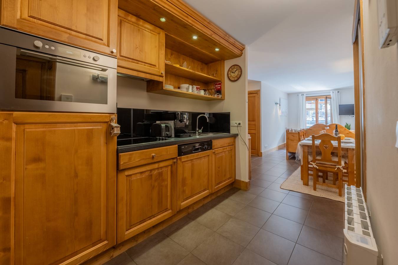 Ganze Wohnung, Wohnung mit Bergblick, Pool und Parkplatz in Vallorcine, Region Bonneville