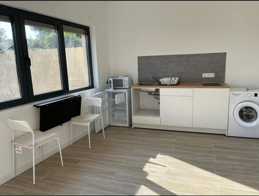 Appartement entier, One-Bedroom Apartment in Morangis, Essonne