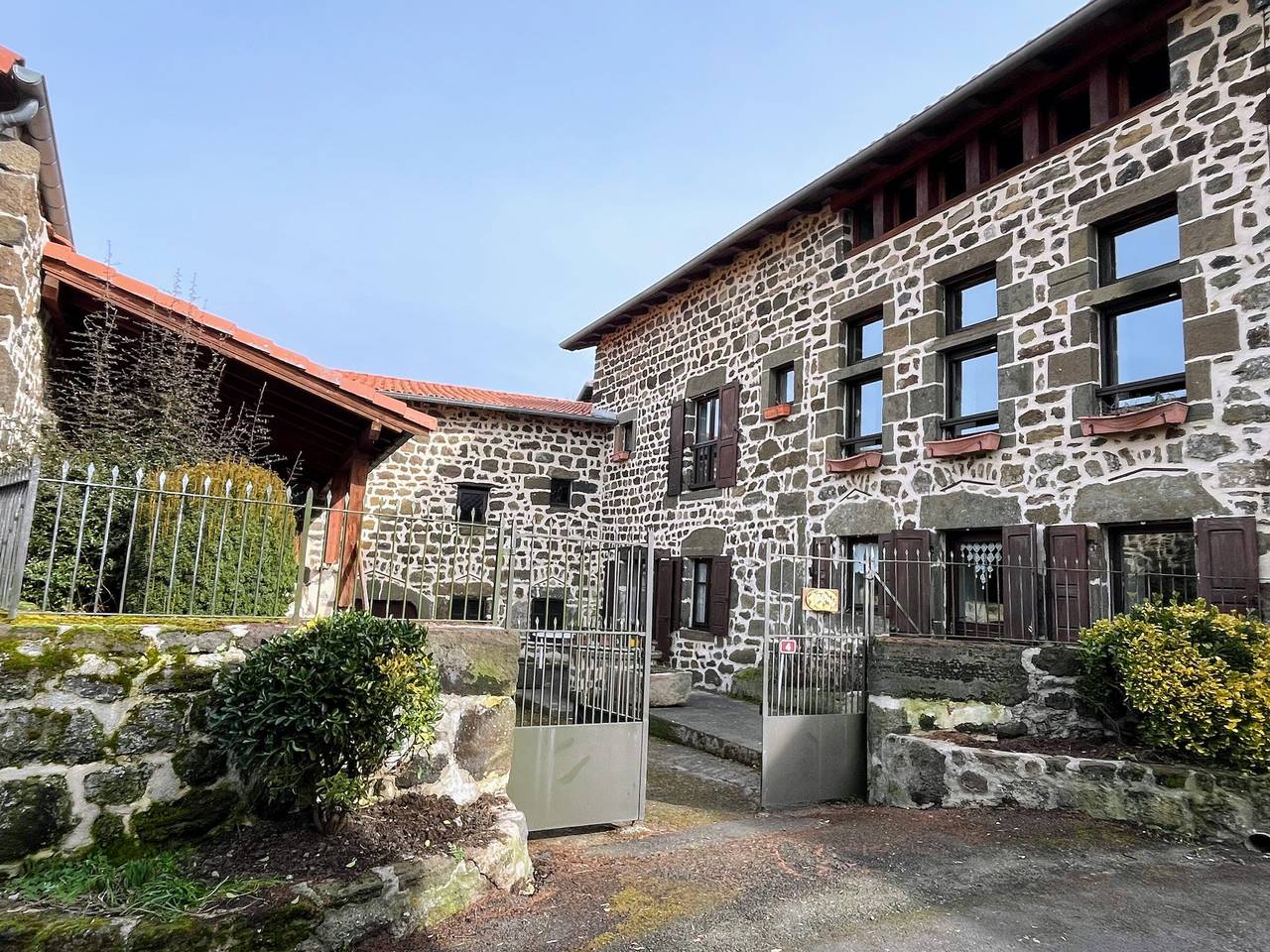 Ancien corps de ferme avec vue imprenable - 4 pers. in Polignac, Haute-Loire