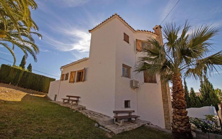 Casa rural para 8 personas, con jardín además de terraza y piscina en Alcalá de Chivert