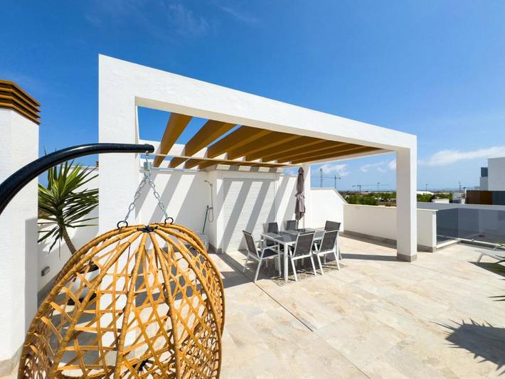 Apartamento de vacaciones para 4 personas, con jardín además de terraza y piscina - 1