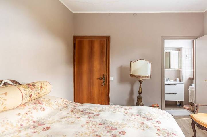 Apartamento entero, Guesthost - Elegant 350 sqm apartment for 6 people, located on two levels of a historic 18th century villa. The villa, with fine furnishings and frescoed galleries, will enchant you with its rooms, where history and comfort blend to give you an unforgett in Belluno, Schiara