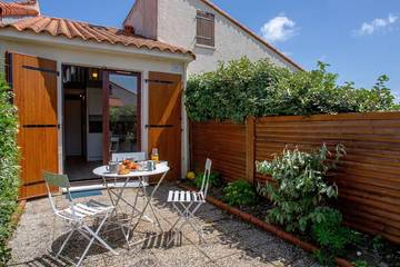 Gîte pour 4 personnes, avec piscine dans Plage de La Joselière
