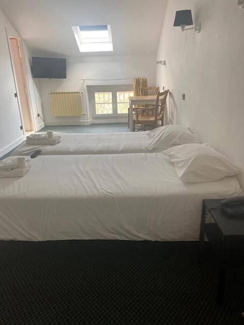Hôtel pour 2 personnes, avec piscine et jardin à Roquebillière - 4