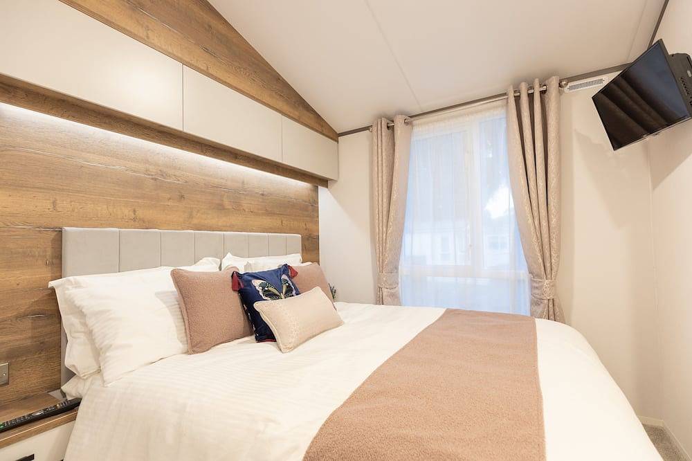 The Harris Hut - a fantastic new property on Sandhills Holiday Park, Mudeford in Mudeford, Christchurch