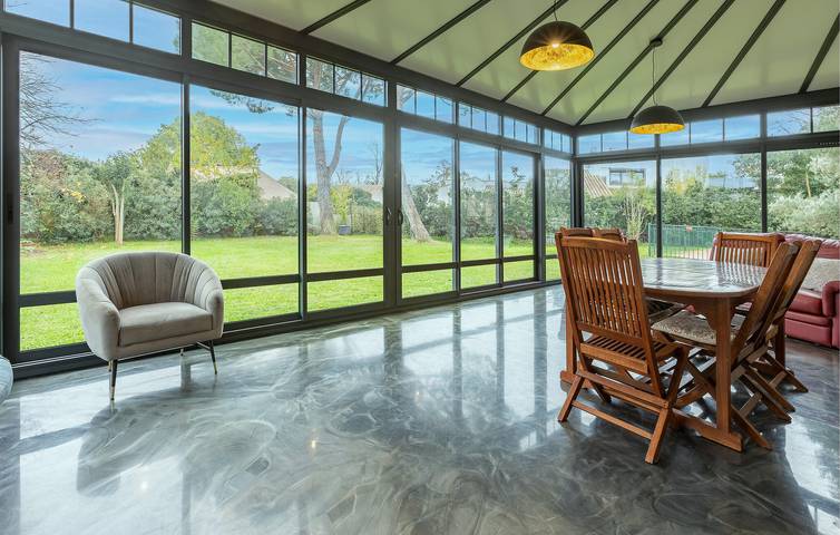 Geräumige Wohnung mit Pool und Parkplatz, 1,5 km von Montady entfernt in Montady, Mittelmeerküste (Frankreich)