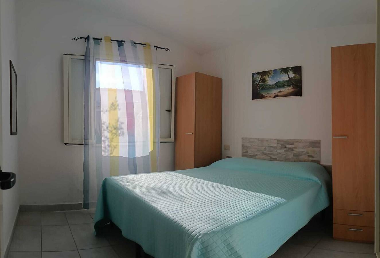 Entire apartment, Apartment 'Trilo 1' with Private Terrace, Shared Garden and Wi-Fi in Peschici, Valle Clavia