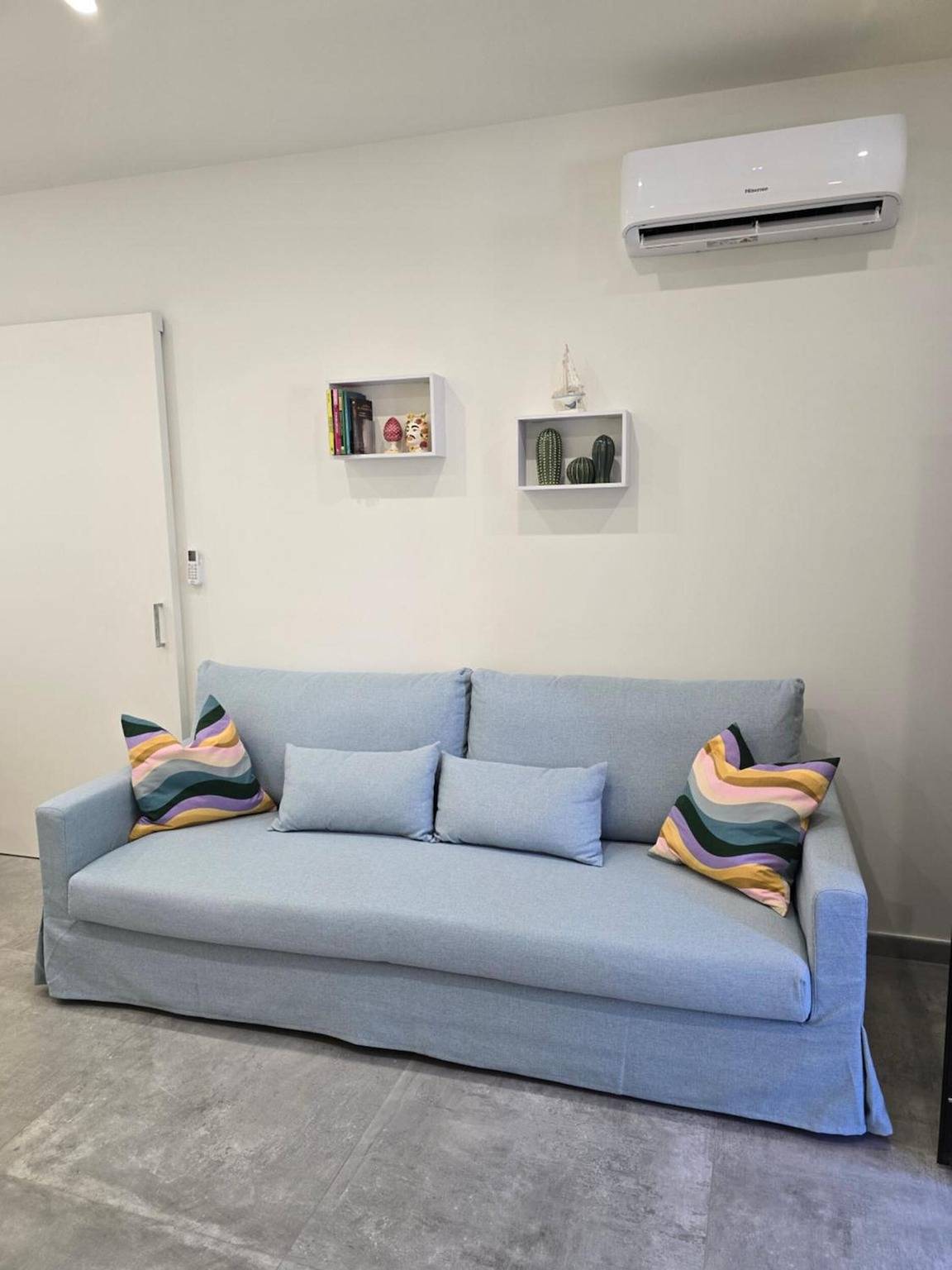 Entire apartment, Apartment 'Casetta Di Nonno Paolo' with Wi-Fi and Air Conditioning in Giardini-Naxos, Messina Province