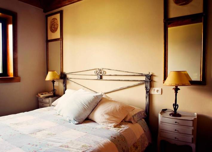 Gîte pour 8 personnes, avec vue et piscine ainsi que bassin pour enfant et jardin à Osséja - 4