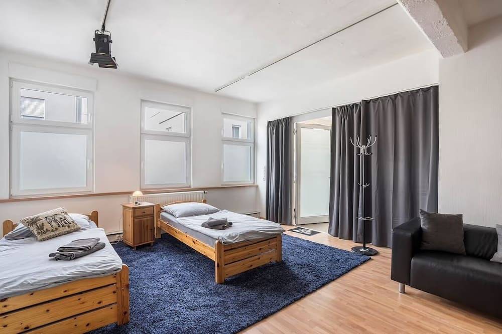 Ganze Wohnung, 40 qm Studiowohnung - Zentral in Groß-Umstadt mit Küche und Bad in Groß-Umstadt, Main-Odenwald