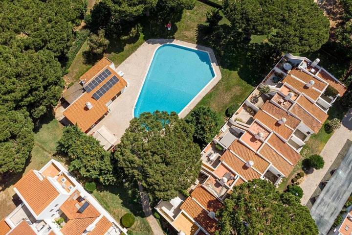 Villa pour 6 personnes, avec terrasse ainsi que jardin et piscine à Vilamoura - 2