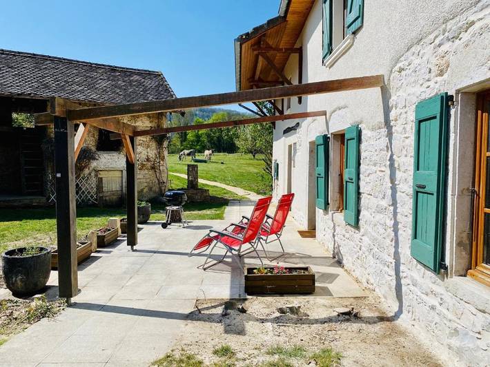 Hôtel pour 2 personnes, avec piscine et jacuzzi ainsi que sauna et jardin à Vignieu - 3