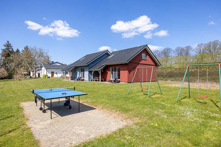 Ferienhaus für 15 Personen, mit Garten und Terrasse, mit Haustier in Kröpelin