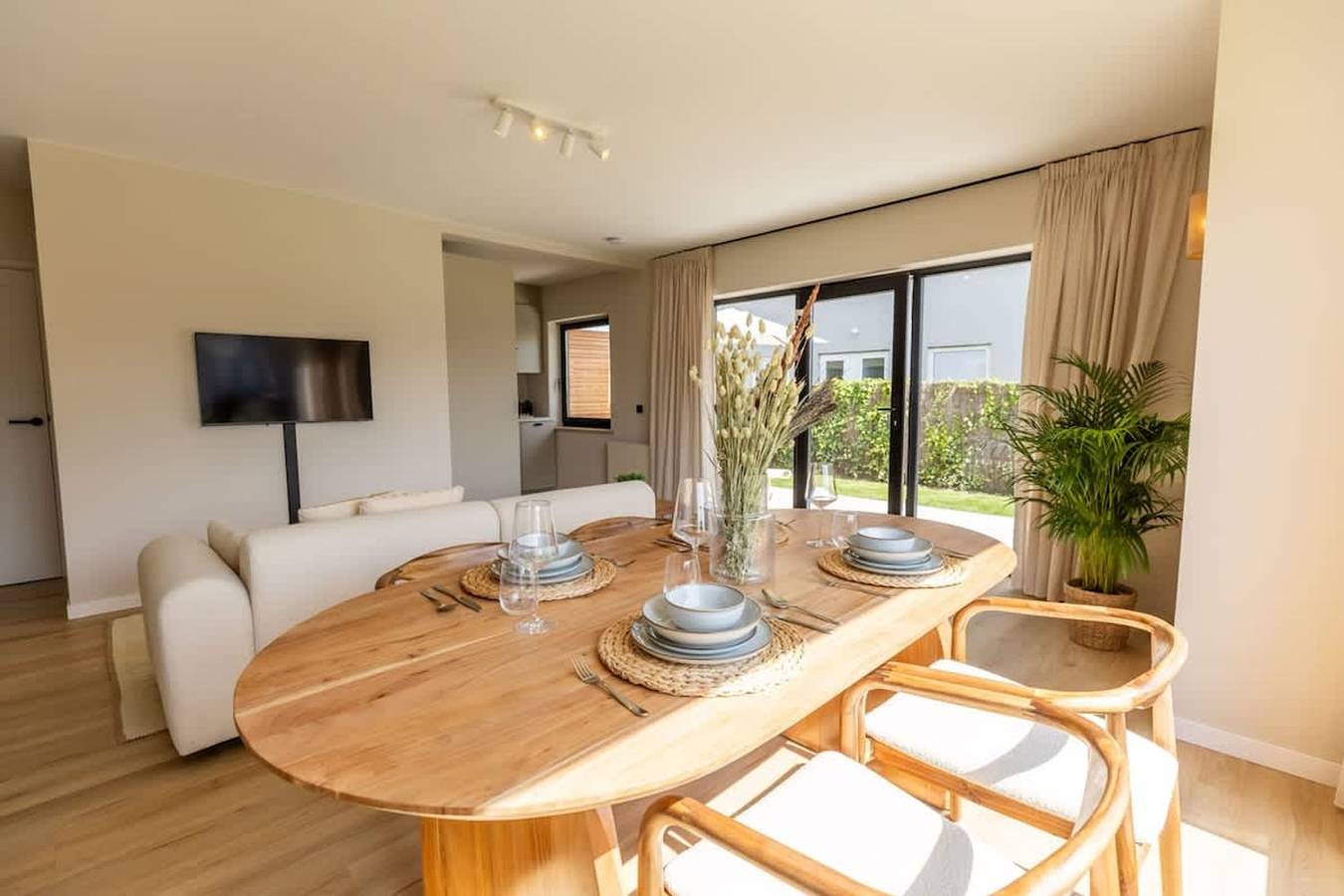 Geheel appartement, Casiola - Charming Apartment with Garden   Parking in Cadzand-Bad, Zeeuwse Kust