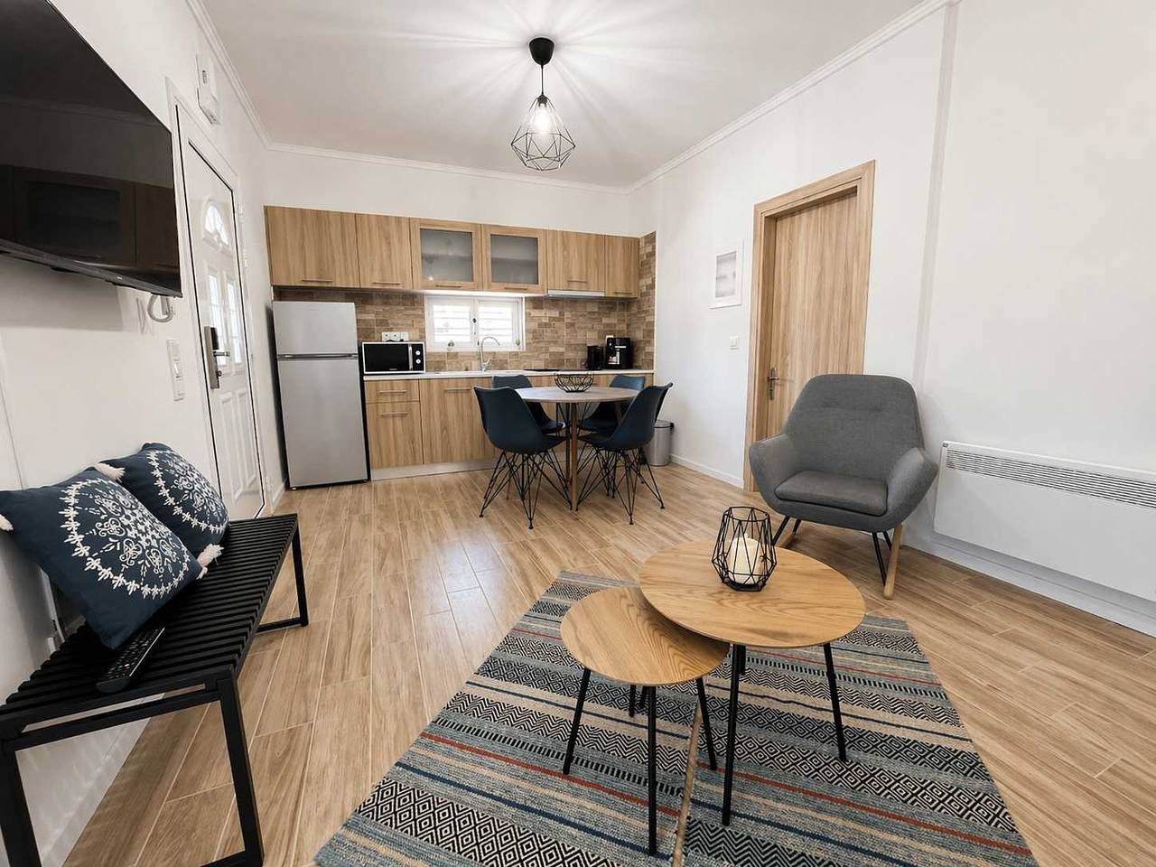 Ganze Wohnung, Ferienwohnung für 4 Personen mit Pool in Kalamata, Messenien