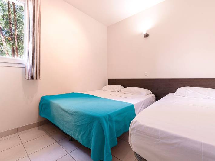 Location de vacances pour 5 personnes, avec balcon et piscine dans Favone