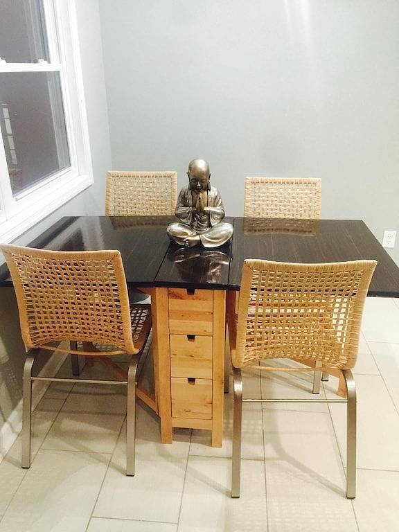 Dieses Reihenhaus ist 3 Schlafzimmer, 2 Badezimmer, gelegen in Decatur, Ga. in Decatur, Georgia