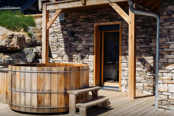 Chalet pour 12 personnes, avec jardin ainsi que jacuzzi et sauna, adapté aux familles à Fontcouverte-la-Toussuire - 2