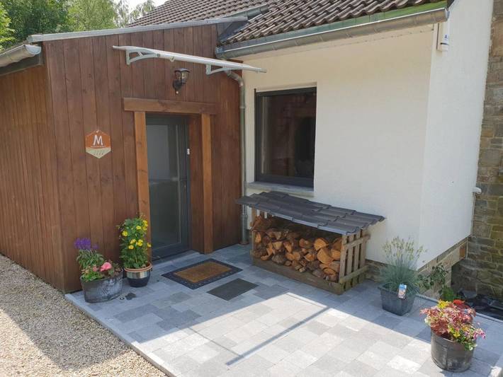 Location de vacances pour 8 personnes, avec vue et jardin ainsi que vue sur le lac et sauna dans Petit Coo - 3