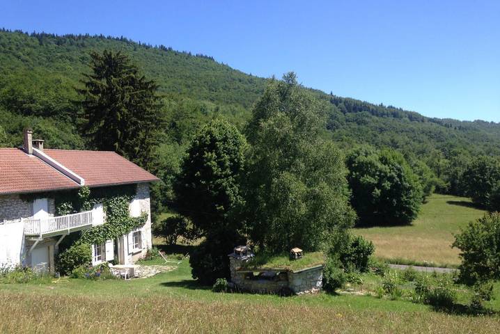 Gîte pour 11 personnes, avec Terrasse ainsi que Jardin et Vue