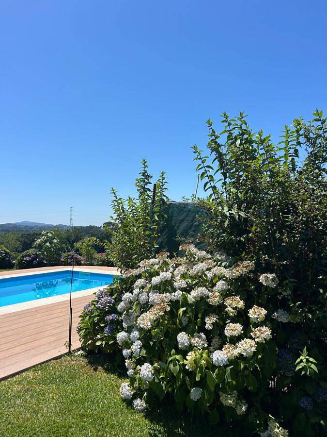 Location de vacances pour 6 personnes, avec bassin pour enfant et jardin ainsi que piscine et vue, animaux acceptés dans Amares - 4