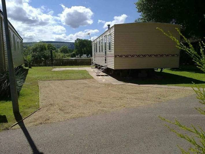 Caravan for 8 people, with garden in Somerset