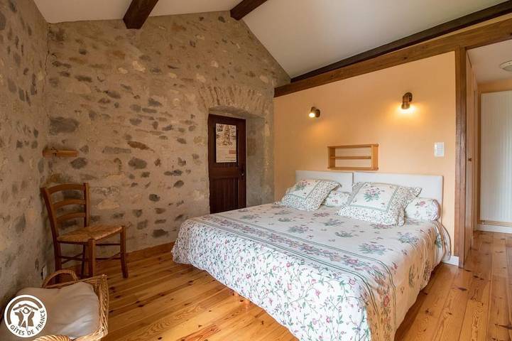 Location de vacances pour 2 personnes, avec jardin à Parent - 2