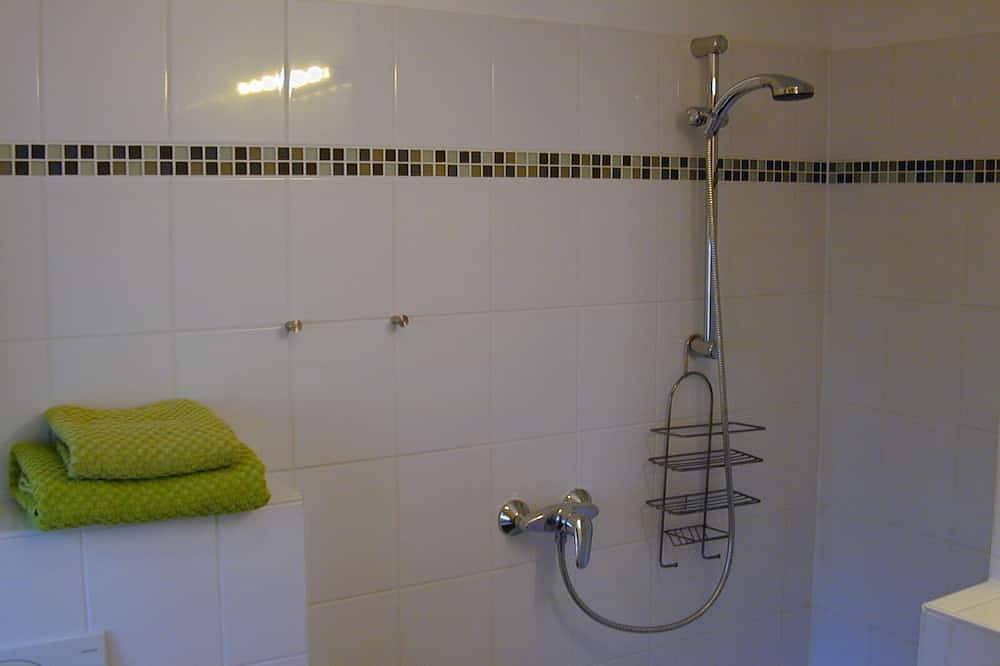 Ganze Wohnung, Studiowohnung in Neukölln mit Terrasse in Buckow, Berlin