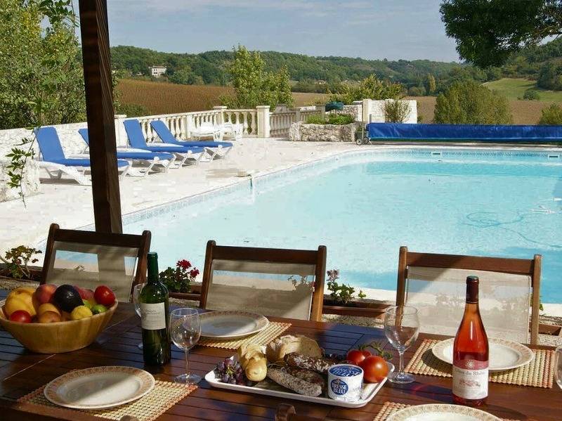 Maison multi-unité de 10 couchages avec piscine privée in Montaigu-de-Quercy, Tarn-et-Garonne