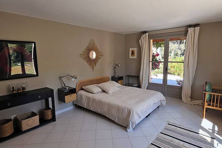 Location de vacances pour 10 personnes, avec jardin et jacuzzi, animaux acceptés à Saint-Antonin-sur-Bayon - 3