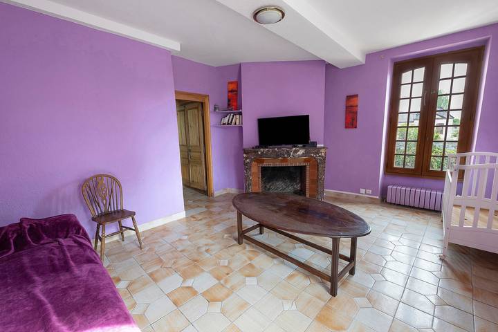 Gîte La Tour D – Château Grange Arthuis mit Gemeinschaftsgarten, WLAN & Klimaanlage in Lavau, Loire-Tal