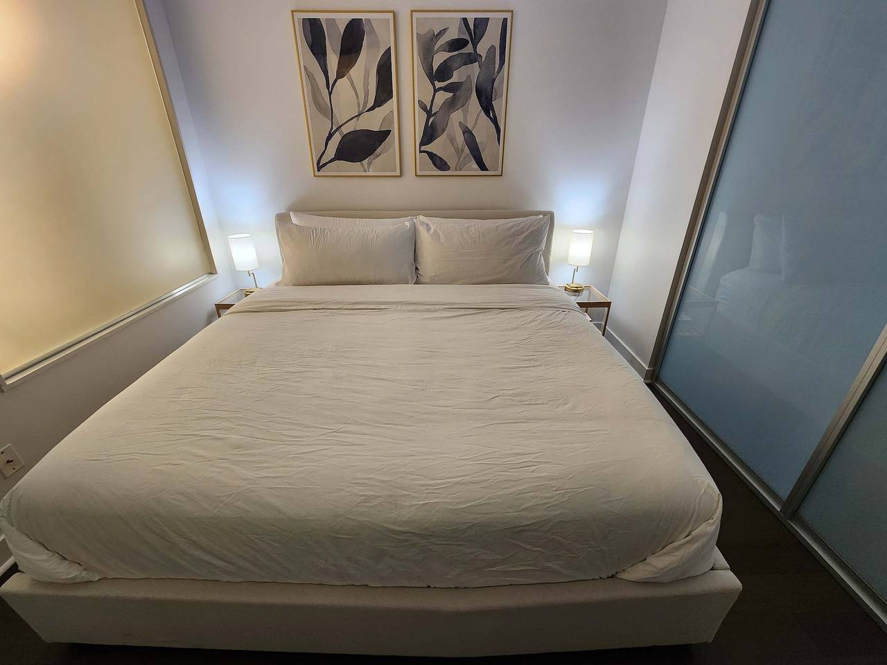 Entire apartment, Toronto Central - Modern Queen St Loft in Toronto, Lake Ontario (Canada)