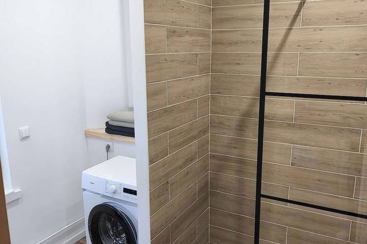 Ganze Wohnung, Ground-Floor Apt for 3 · Free Private Parking in Charleville-Mézières, Ardennen