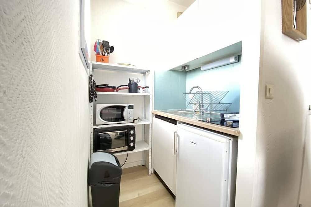Entire apartment, Small studio close to hospitals and universities in Clermont-Ferrand, Volcans d'Auvergne Regional Nature Park