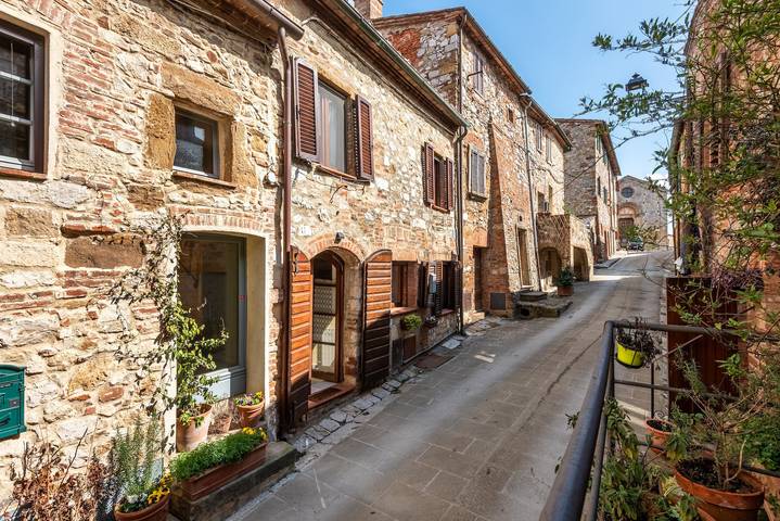 Oasi del Borgo Montefollonico in Torrita di Siena, Siena e dintorni