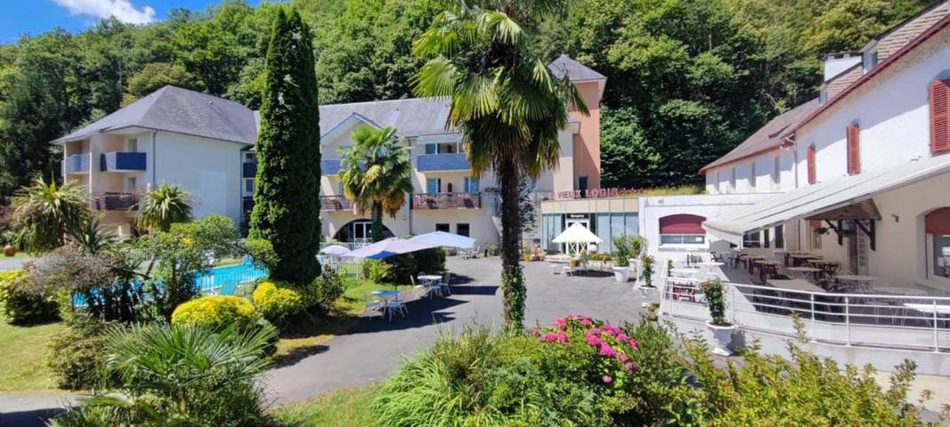 Hôtel pour 2 personnes, avec piscine et jardin, animaux acceptés à Lestelle-Bétharram
