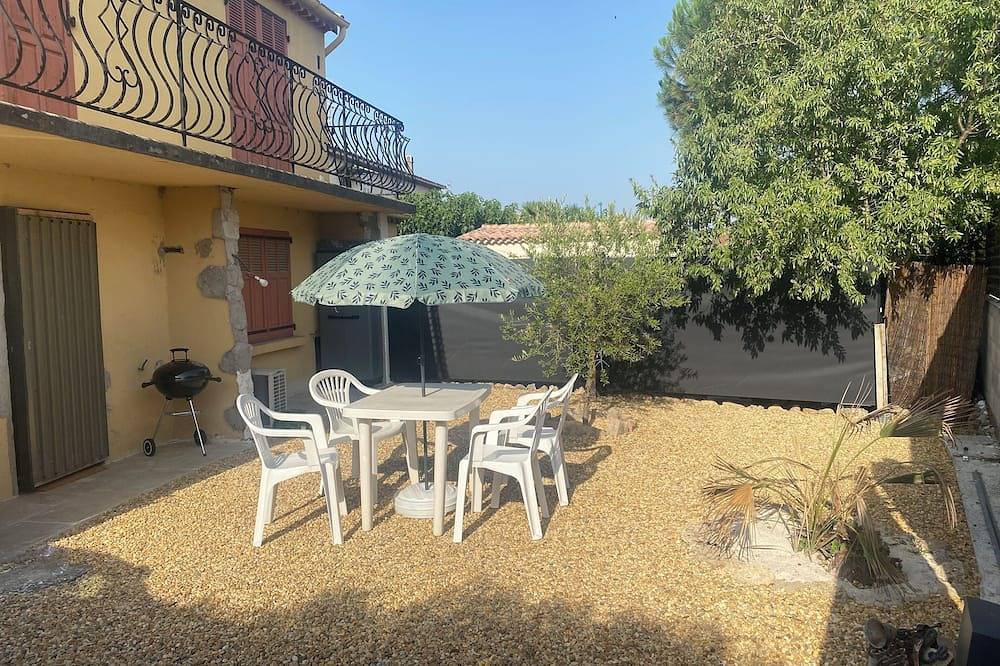 Entire apartment, Studio en rez de Maison in Le Muy, Draguignan region