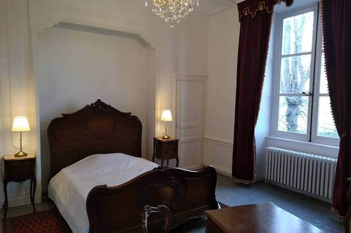 Location de vacances pour 25 personnes, avec piscine et balcon à Artonne - 4