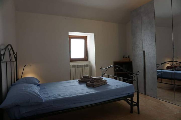 Ganze Wohnung, Großzügige moderne Wohnung in Longano, Matese