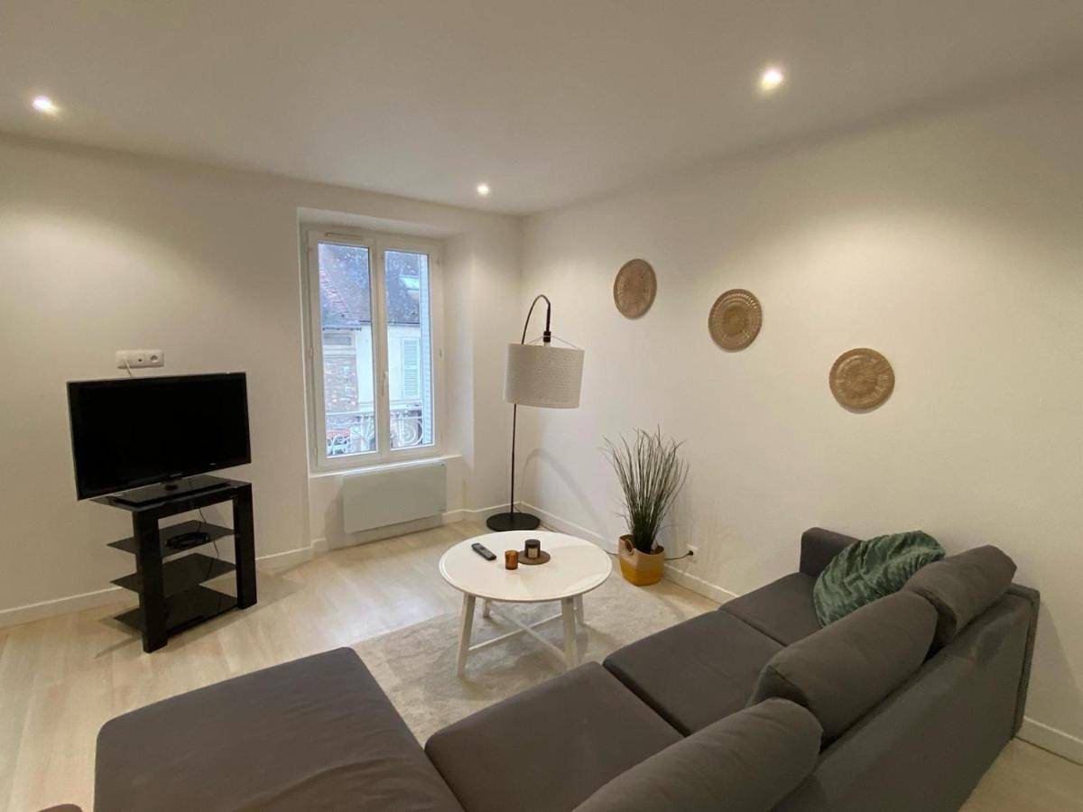 Appartement entier, Three-Bedroom Apartment in Rambouillet, Yvelines