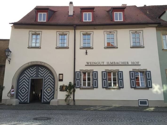 Appartement entier, Appartement 'Eulenturm' avec jardin commun, balcon et Wi-Fi in Iphofen, Région viticole de Franconie